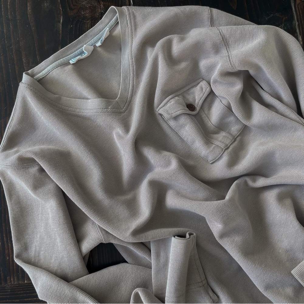 Canyon River Blues V Neck Long Sleeve Knit